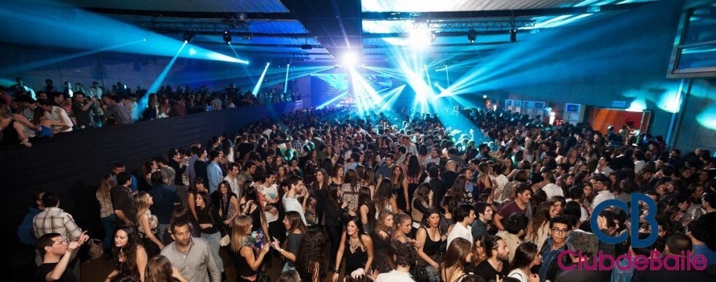 Vuelven las noches de Club de Baile este verano 2018 en Espacio Riesco -  Espacio Riesco